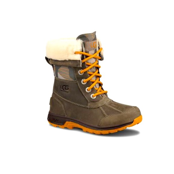 UGG Other - UGG Butte II Camo waterproof leather kids winter boot size 10 U S